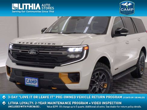 Used 2025 Ford Expedition Tremor image 1