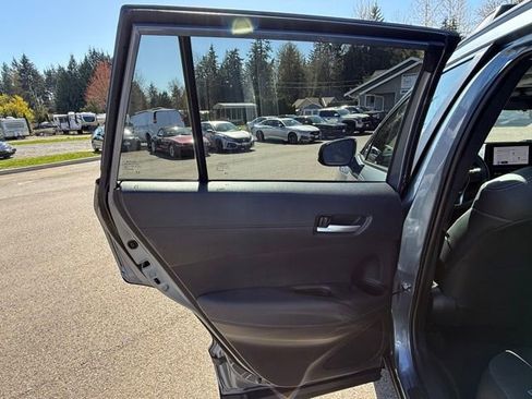 Used 2024 Toyota Corolla Cross XLE w/ Convenience Package image 21