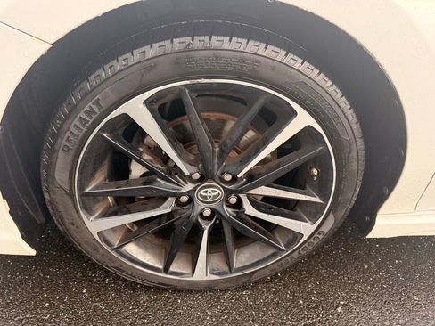 Used 2019 Toyota Camry XSE w/ Navigation Package FWD image 11
