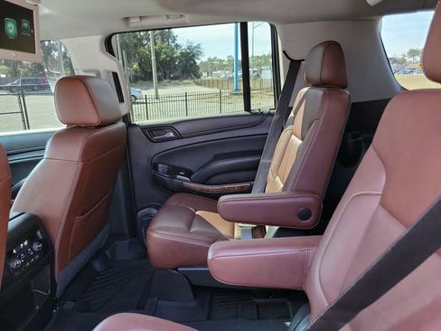 Used 2020 Chevrolet Suburban Premier w/ Premier Plus Edition image 27