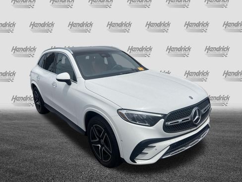 Used 2025 Mercedes-Benz GLC 300 4MATIC image 2
