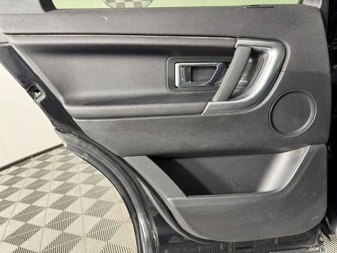 Used 2018 Land Rover Discovery Sport SE AWD/4WD image 40