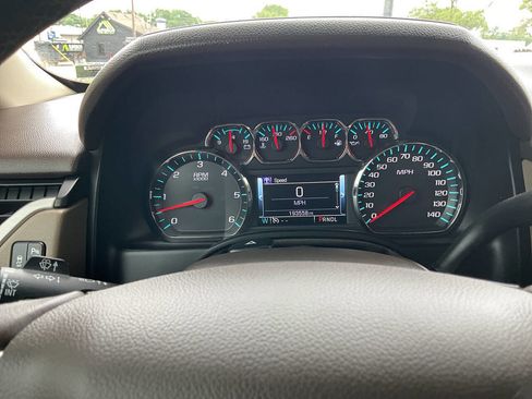 Used 2017 GMC Yukon SLT w/ Premium Edition AWD/4WD image 49