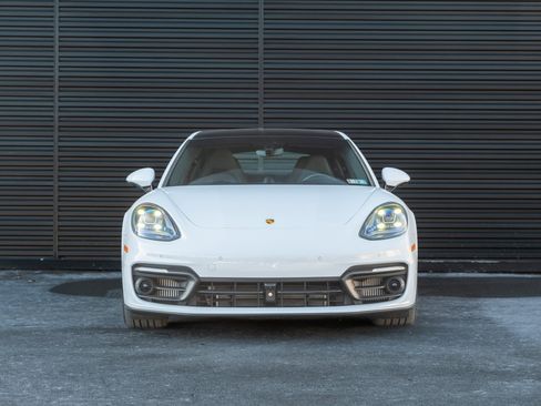 Certified 2023 Porsche Panamera 4 Platinum Edition image 11