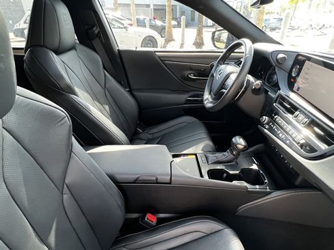 Used 2025 Lexus ES 350 F Sport w/ Accessory Package (Z1) image 46