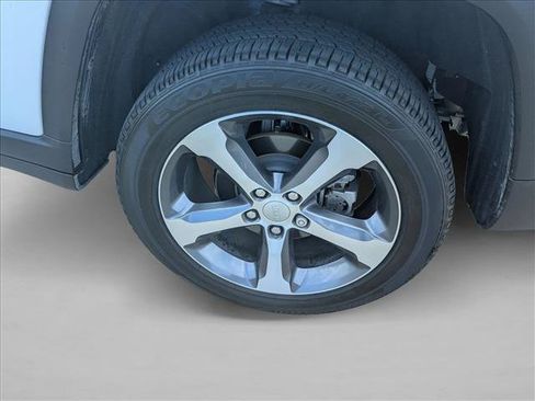 Used 2024 Jeep Grand Cherokee Limited RWD image 20