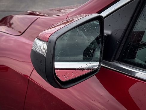 Used 2018 Chevrolet Malibu LT FWD image 19