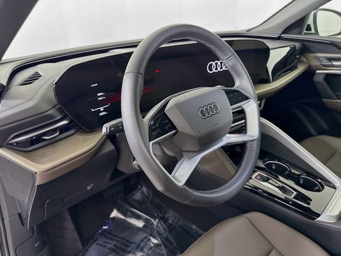 Certified 2025 Audi Q5 Premium w/ Convenience Package image 4