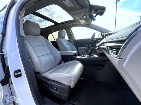 Used 2022 Cadillac XT4 Premium Luxury w/ Enhanced Visibility Package image 16