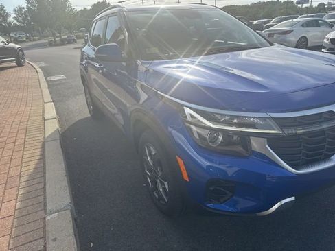 Used 2024 Kia Seltos S AWD/4WD image 3