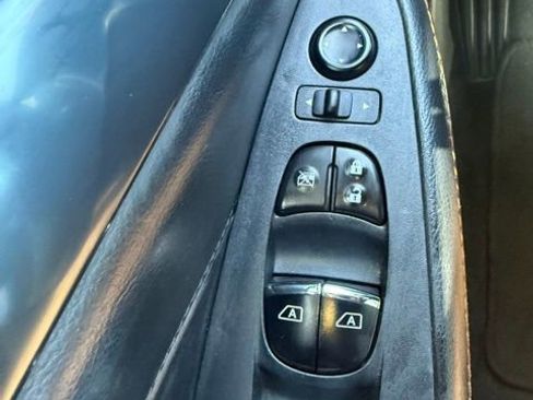 Used 2021 Nissan Maxima SR w/ Sport Mat Group image 18