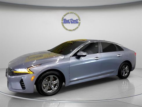 Used 2021 Kia K5 LX image 2