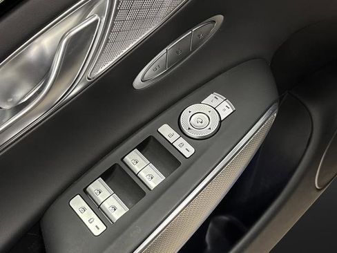 Used 2024 Genesis GV70 3.5T Sport image 28