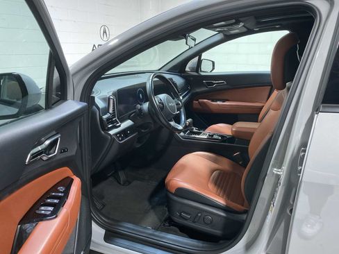 Used 2024 Kia Sportage SX AWD/4WD image 2