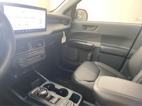 New 2026 Ford Maverick Lariat w/ Black Appearance Package image 37