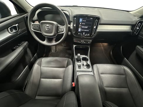 Used 2021 Volvo XC40 T5 Momentum image 19