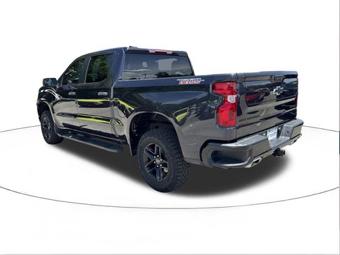 Used 2024 Chevrolet Silverado 1500 Custom Trail Boss w/ LPO, Dark Essentials Package AWD/4WD image 5