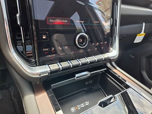 New 2026 GMC Yukon Denali w/ Denali Reserve Package AWD/4WD image 27