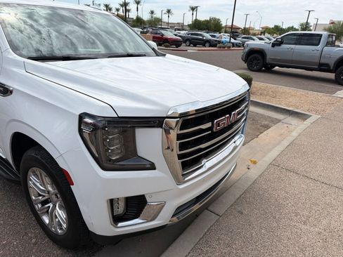 Used 2021 GMC Yukon XL SLT AWD/4WD image 5
