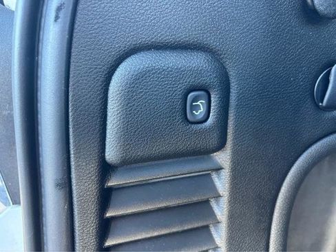 Used 2022 Jeep Grand Cherokee Limited image 8