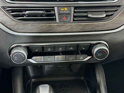 Used 2023 Nissan Altima 2.5 SV w/ SV Premium Package image 22