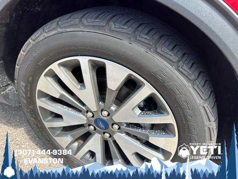 Used 2022 Ford Escape Titanium AWD/4WD image 9