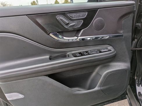 Certified 2025 Lincoln Corsair AWD w/ Equipment Group 101A image 15