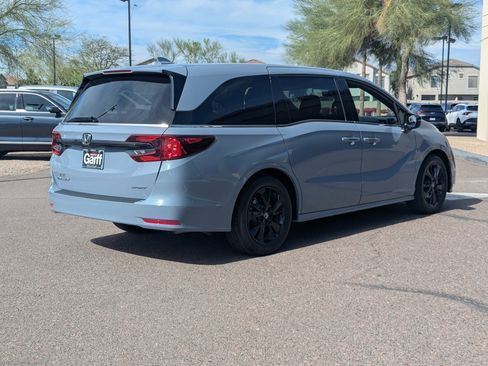 Used 2023 Honda Odyssey Sport image 3