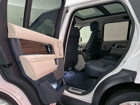 Used 2019 Land Rover Range Rover HSE image 21
