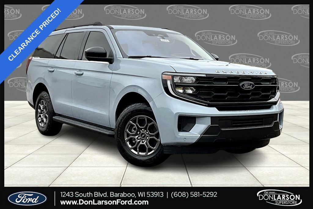 Used 2025 Ford Expedition Active AWD/4WD image 1