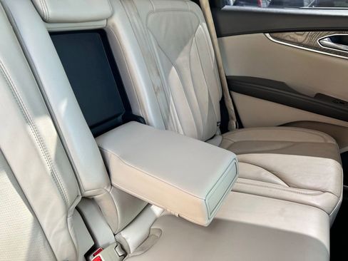 Used 2016 Lincoln MKX Reserve w/ Technology Package FWD image 39