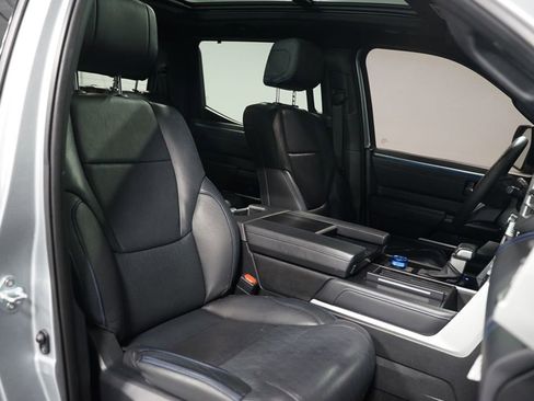 Used 2023 Toyota Tundra Platinum image 31