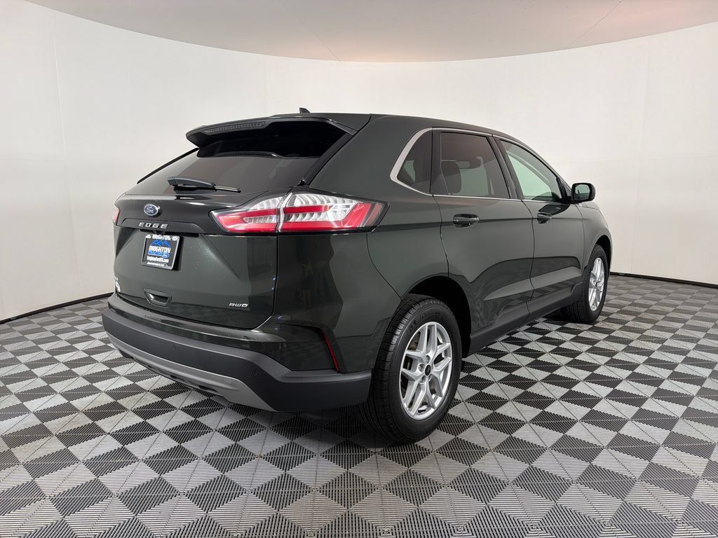 Used 2024 Ford Edge SEL w/ Convenience Package AWD/4WD image 3