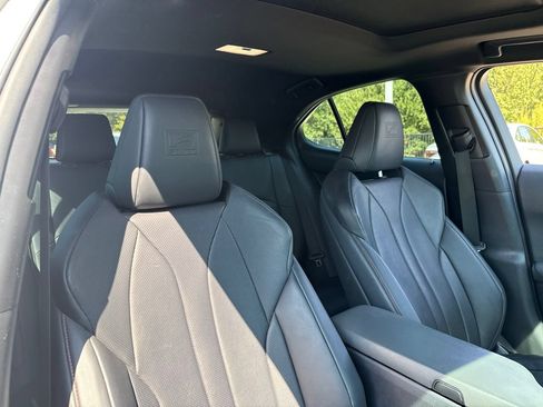 Used 2019 Lexus UX 200 F Sport w/ F Sport Premium Package FWD image 11