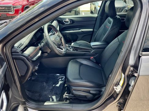 Used 2024 Jeep Compass Trailhawk AWD/4WD image 14