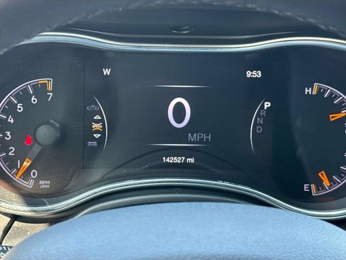 Used 2019 Jeep Grand Cherokee Altitude AWD/4WD image 17