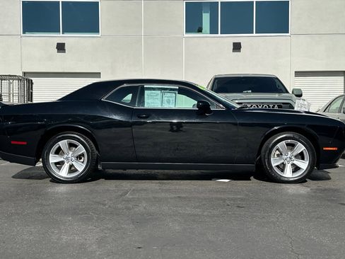 Used 2023 Dodge Challenger SXT image 3