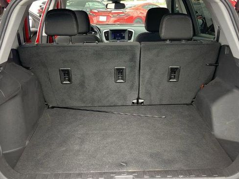 Used 2024 GMC Terrain SLE w/ Driver Convenience Package image 21