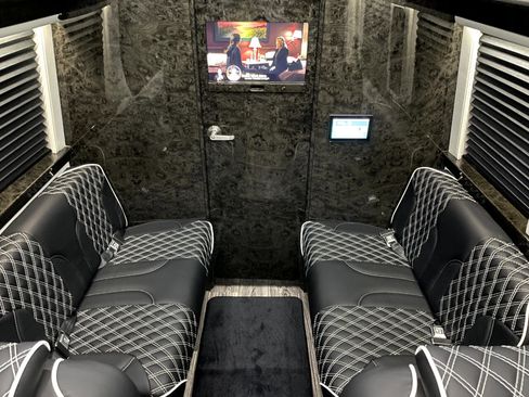 Used 2022 Mercedes-Benz Sprinter 2500 image 18