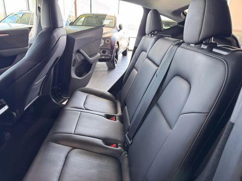 Used 2023 Tesla Model Y Long Range image 19