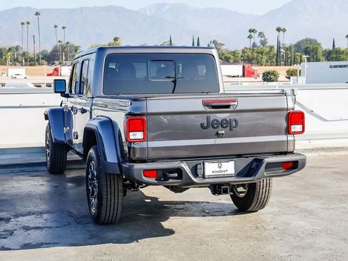 New 2025 Jeep Gladiator Sport w/ Premium Package image 7