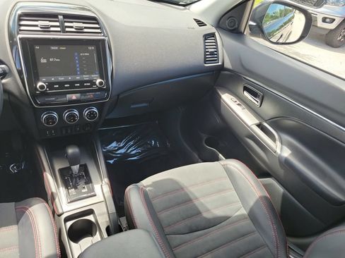 Used 2025 Mitsubishi Outlander Sport AWD image 28