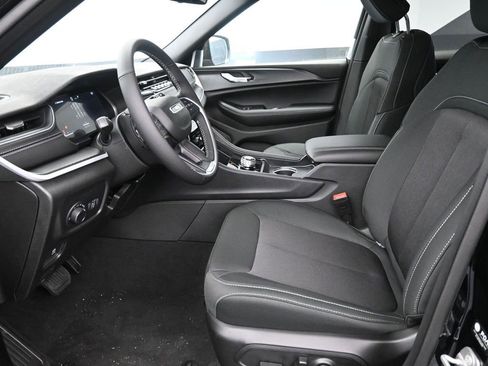 New 2025 Jeep Grand Cherokee Laredo X w/ Luxury Tech Group I image 17