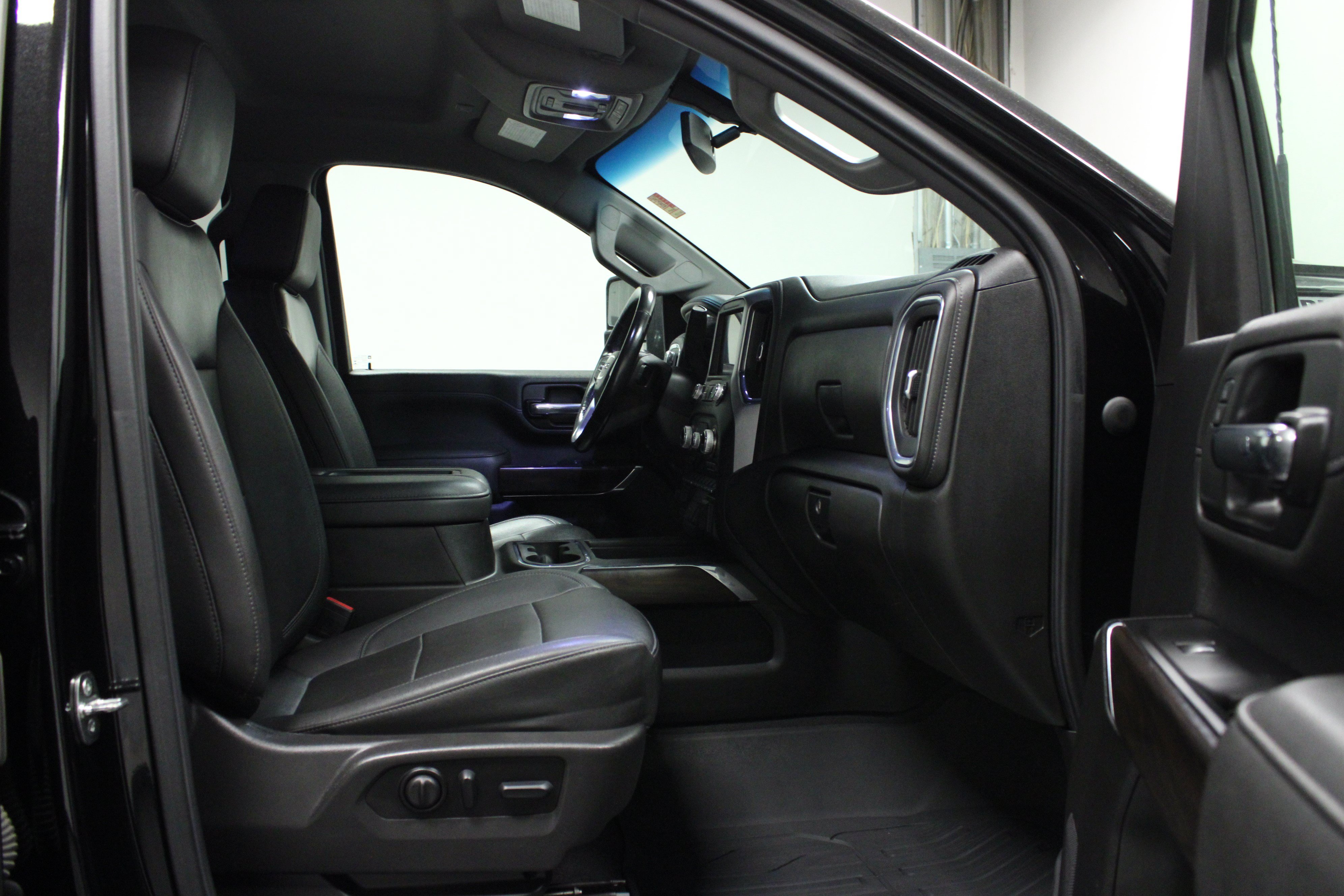 Used 2022 GMC Sierra 2500 SLT w/ SLT Convenience Package AWD/4WD image 16