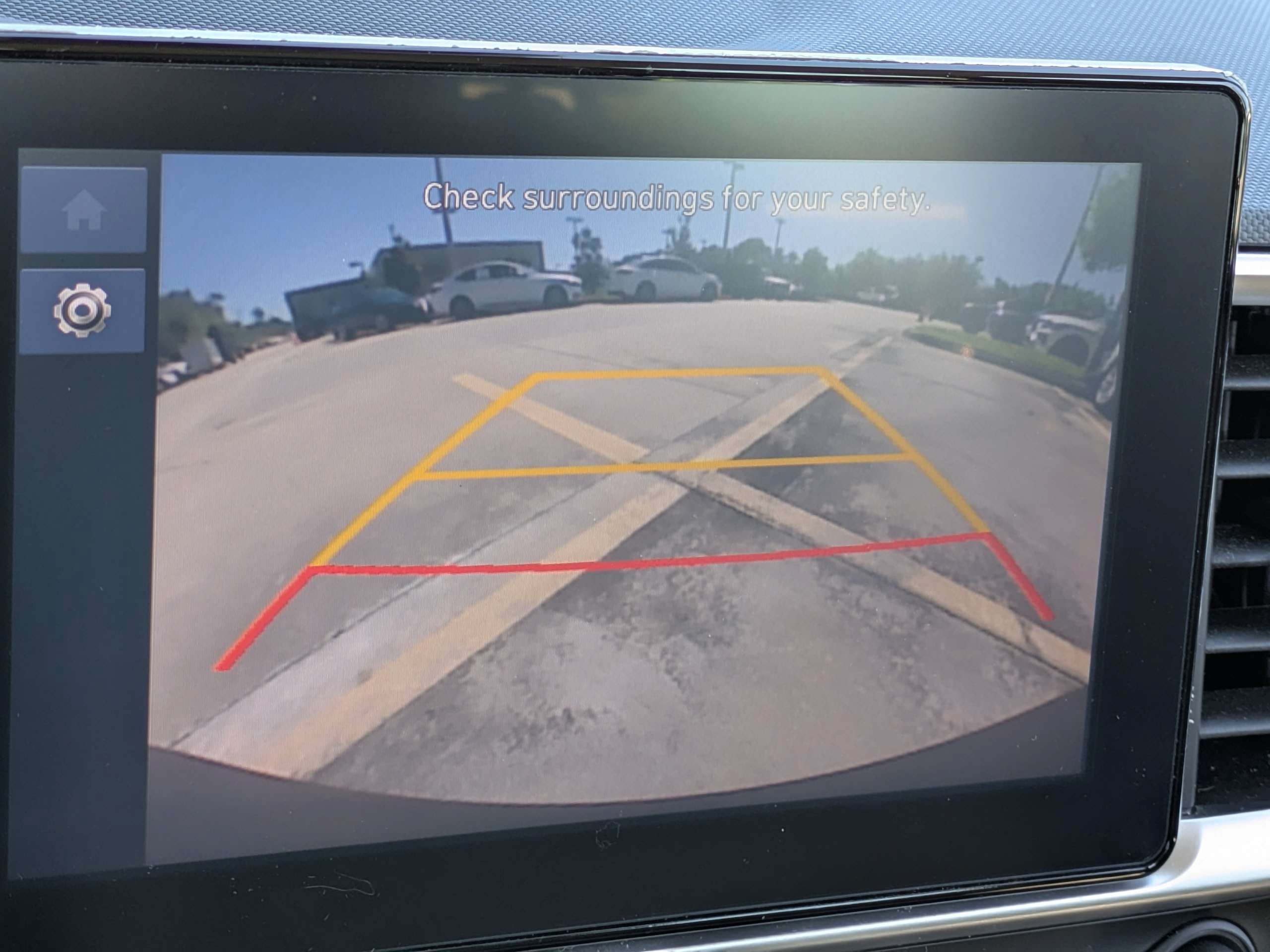 Certified 2024 Hyundai Venue SEL FWD image 19