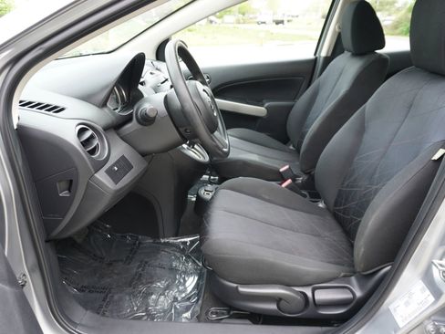 Used 2011 MAZDA MAZDA2 Sport image 9