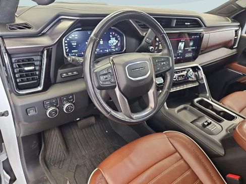 Used 2024 GMC Sierra 3500 Denali Ultimate AWD/4WD image 13