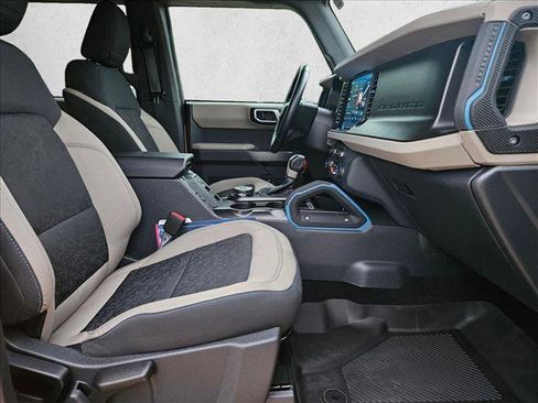 Used 2022 Ford Bronco Wildtrak image 21