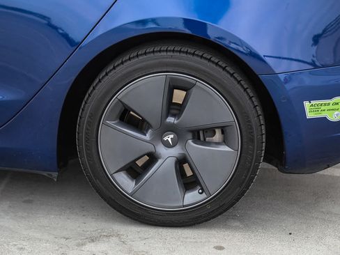 Used 2022 Tesla Model 3 RWD image 11