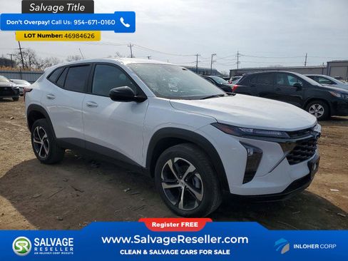 Used 2025 Chevrolet Trax RS w/ Driver Confidence Package image 5